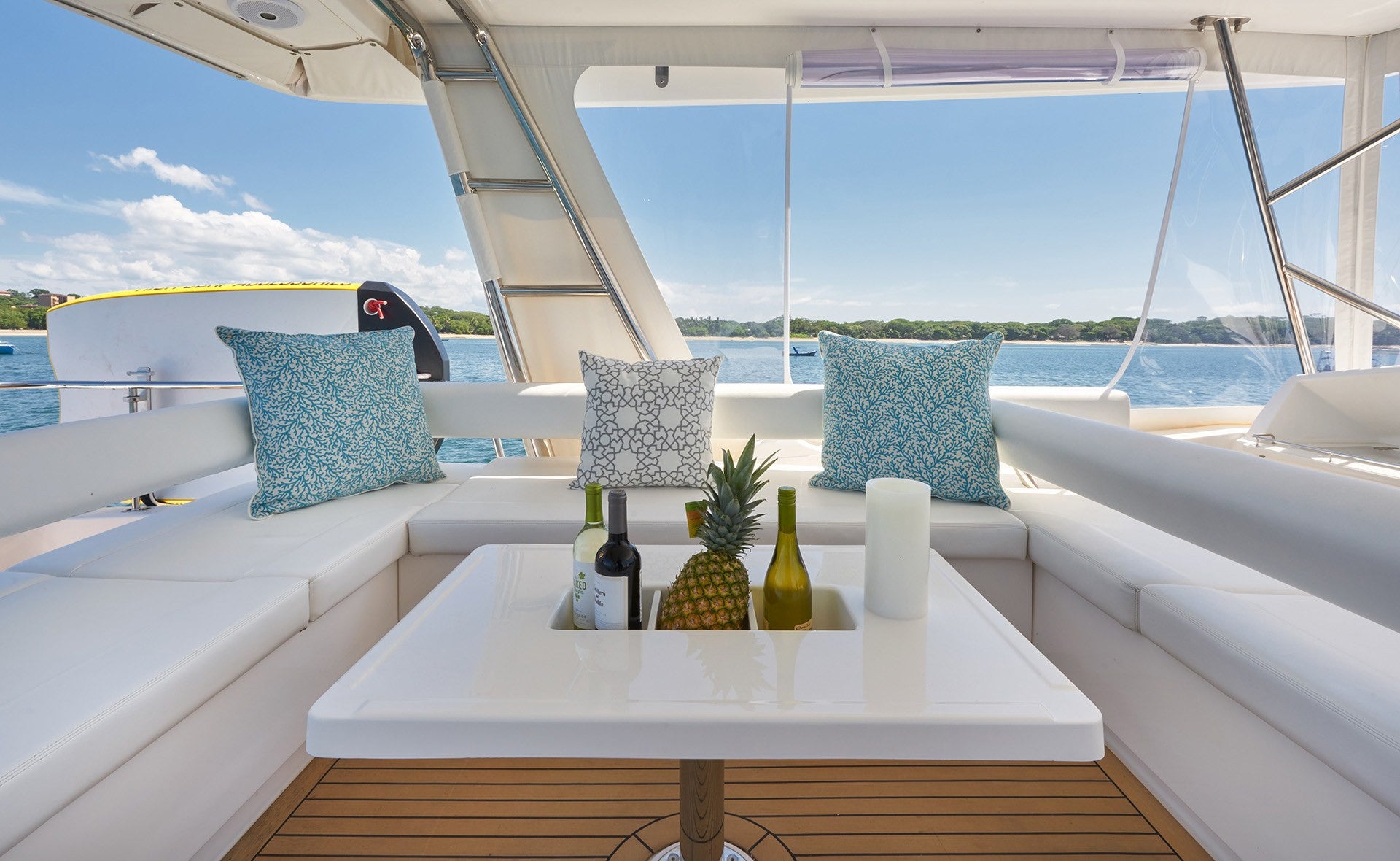 Boat Description - PLAYGROUNDS Costa Rica Yacht Rental, Luxury Ocean Adventures