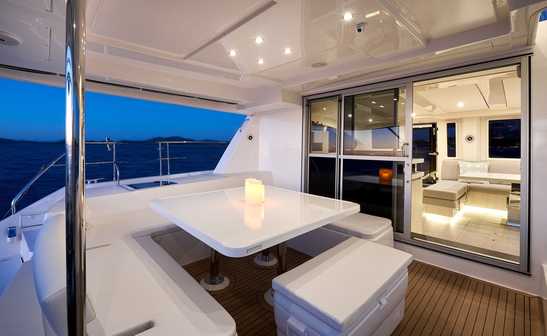 Boat Description - PLAYGROUNDS Costa Rica Yacht Rental, Luxury Ocean Adventures